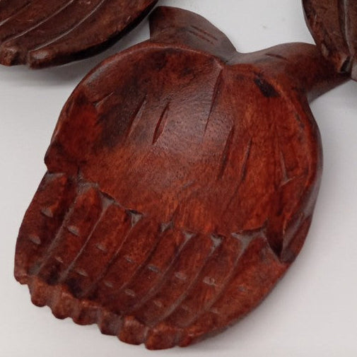 Bandeja Mano Artesanal en Madera – tallada a mano