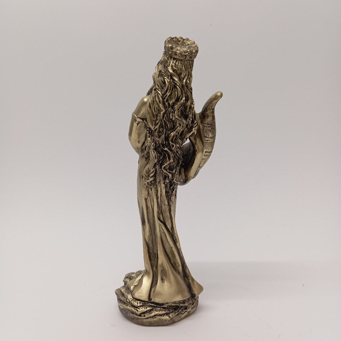 Diosa de la Fortuna en Resina – Figura de Abundancia, Prosperidad y Suerte