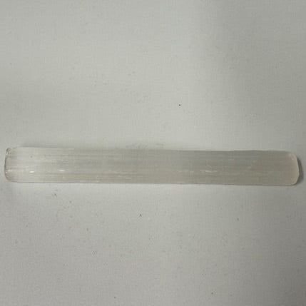 Barra de Selenita Natural 15 cm – Limpieza Energetica y Armonía