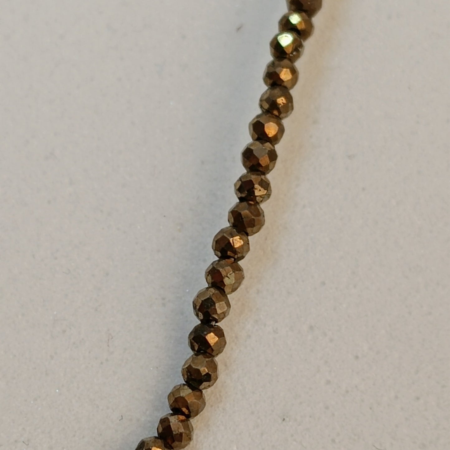 Collar de Pirita Facetada – Cierre de Plata – Prosperidad y Protección