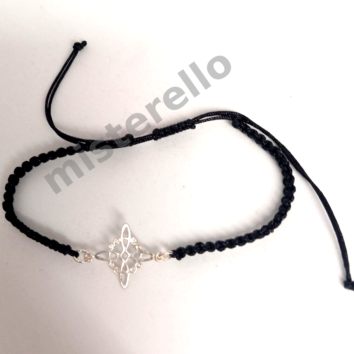 Pulsera Nudo de Bruja Macramé negro con Plata – Amuleto de Protección