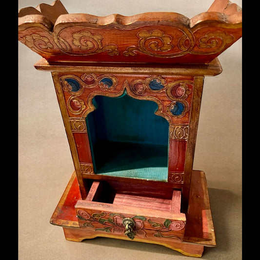 Altar de Madera Tallada y Pintada a Mano – Estilo Tradicional Tibetano
