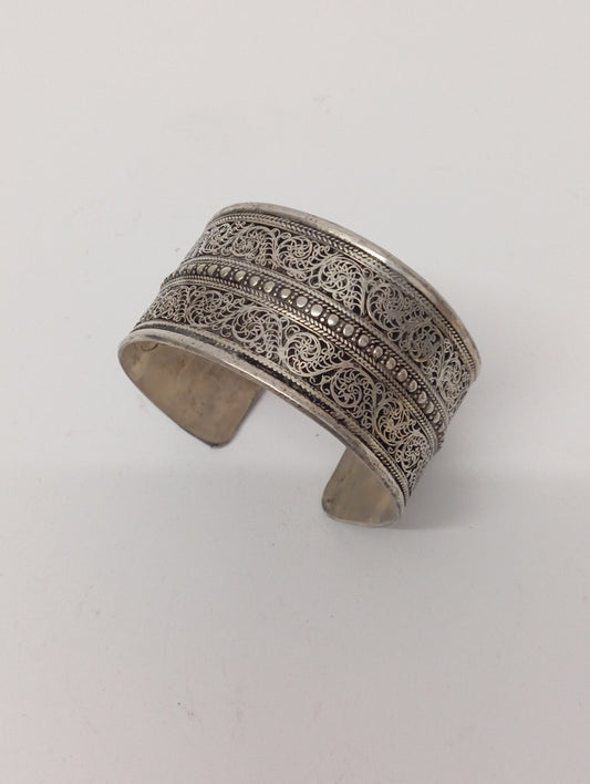 Pulsera ancha de alpaca calada estilo filigrana – 3,5 cm