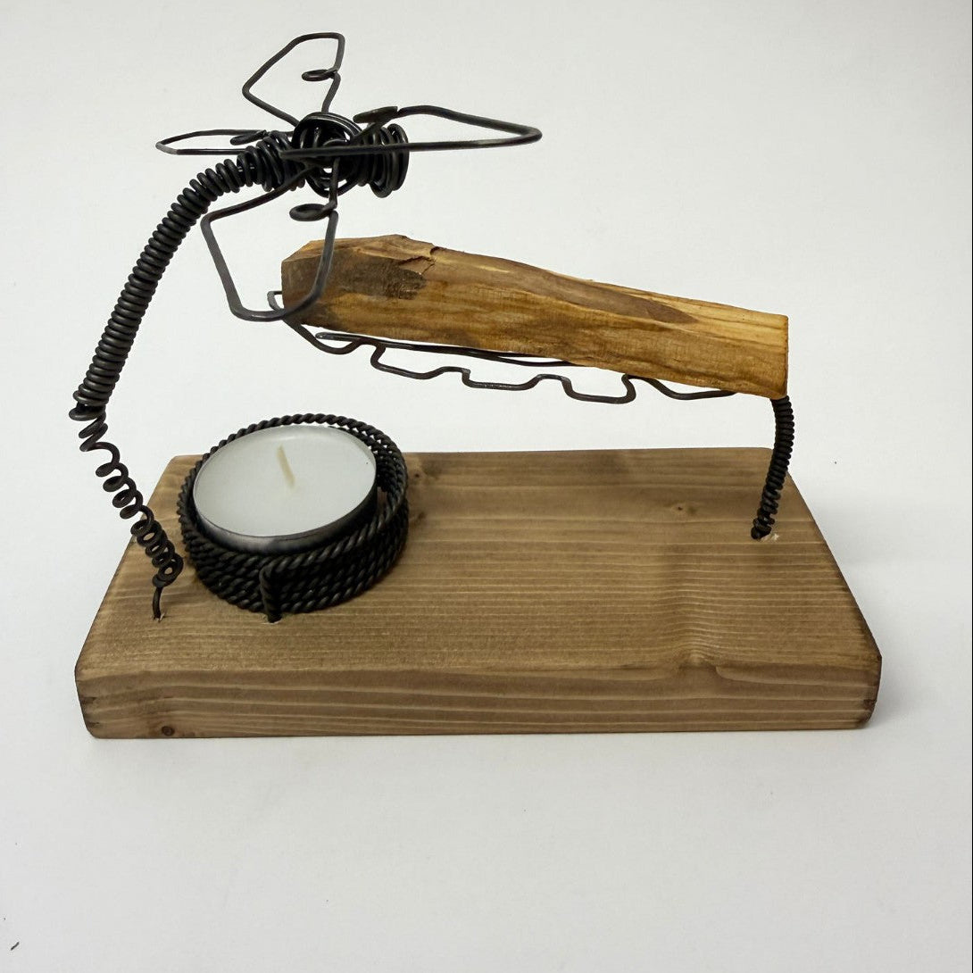 Quemador Artesanal de Palo Santo con Base de Madera y Figura Metálica ( hormiga o libélula)