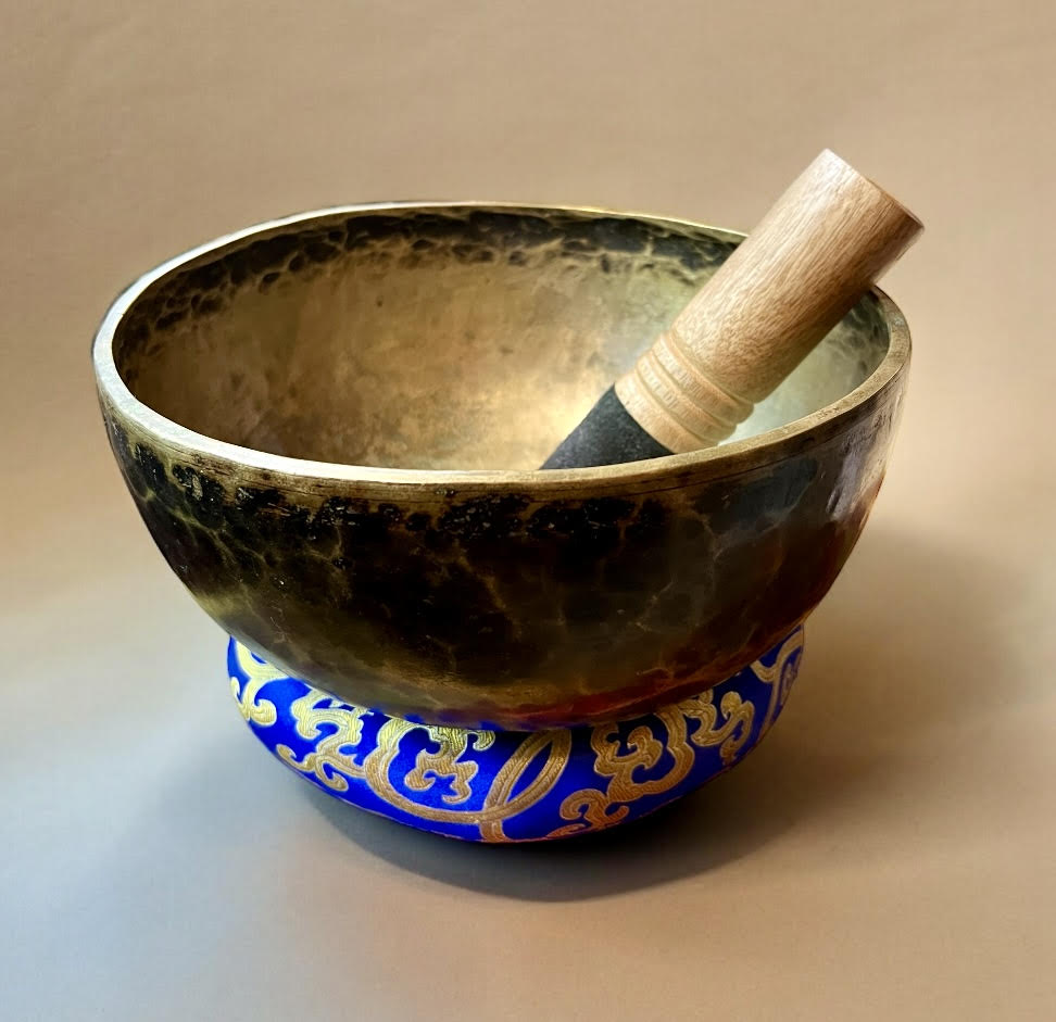 Cuenco Tibetano de 7 Metales 26,5 cm – Sonido Profundo, Meditación y Armonización