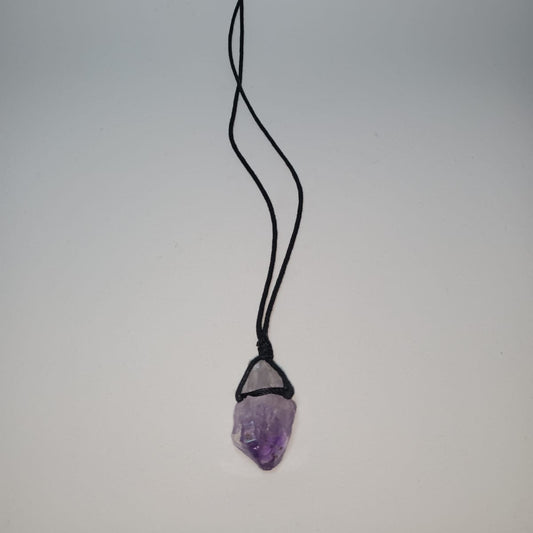 Colgante de Amatista Natural en Bruto – Protección y Equilibrio