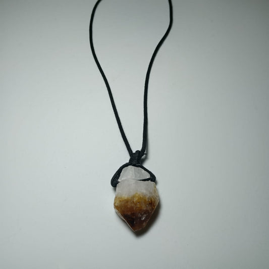 Colgante de Cuarzo Citrino Natural – Prosperidad y Energía Positiva