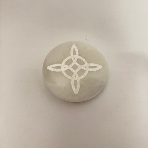 Placa ( nudo de bruja) de Selenita Natural diámetro 10 cm aprox  – Limpieza  Energética y Armonía