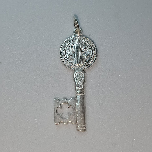 Colgante Plata 925 Llave  de  San Benito Protección