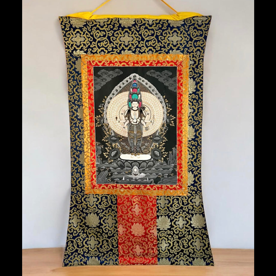 Thangka Tibetano de Chenrezig de Mil Brazos – Avalokiteshvara, Bodhisattva de la Compasión