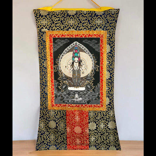 Thangka Tibetano de Chenrezig de Mil Brazos – Avalokiteshvara, Bodhisattva de la Compasión