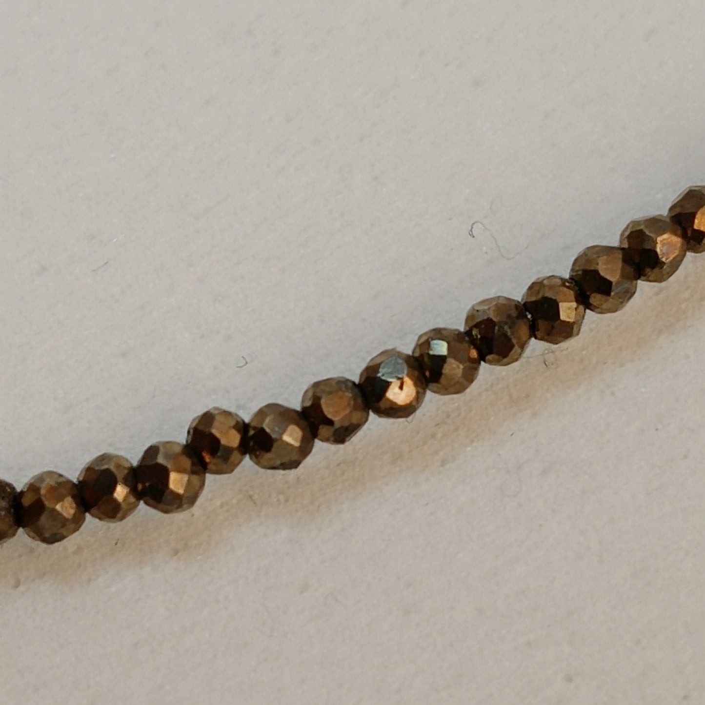 Collar de Pirita Facetada – Cierre de Plata – Prosperidad y Protección