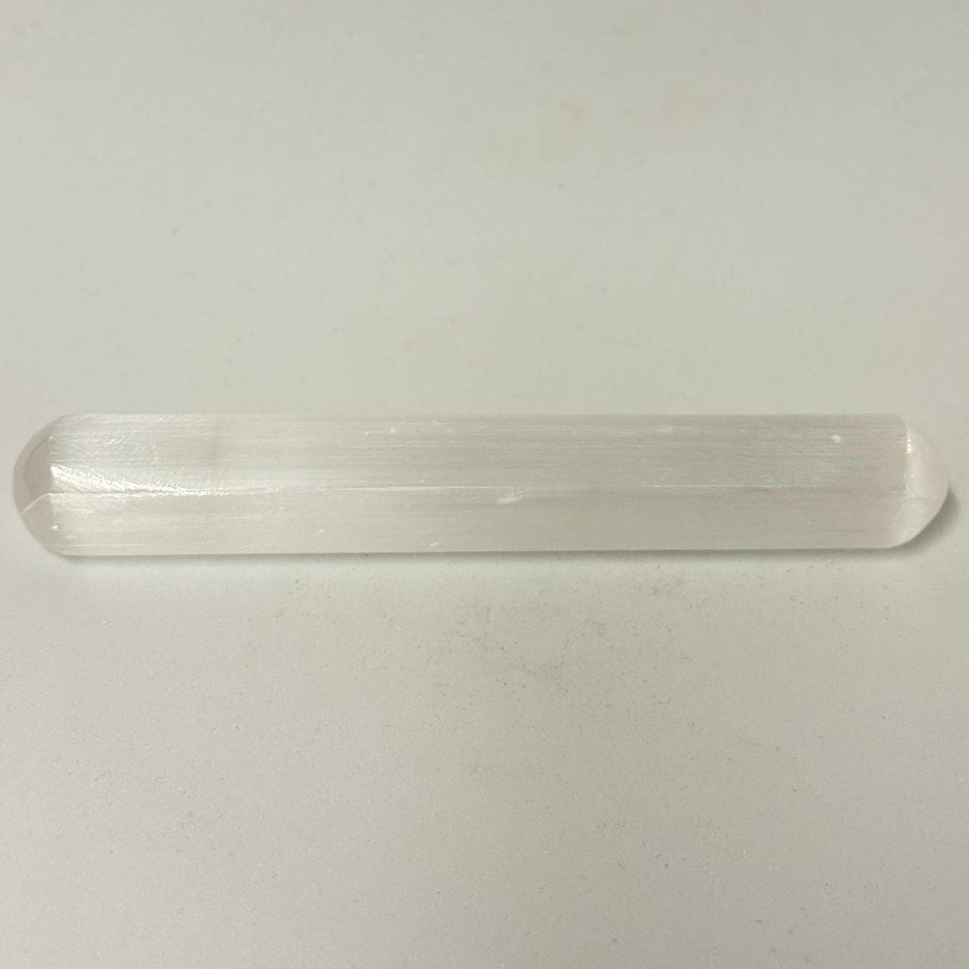 Masajeador  de Selenita Natural 15 cm - relajación y equilibrio