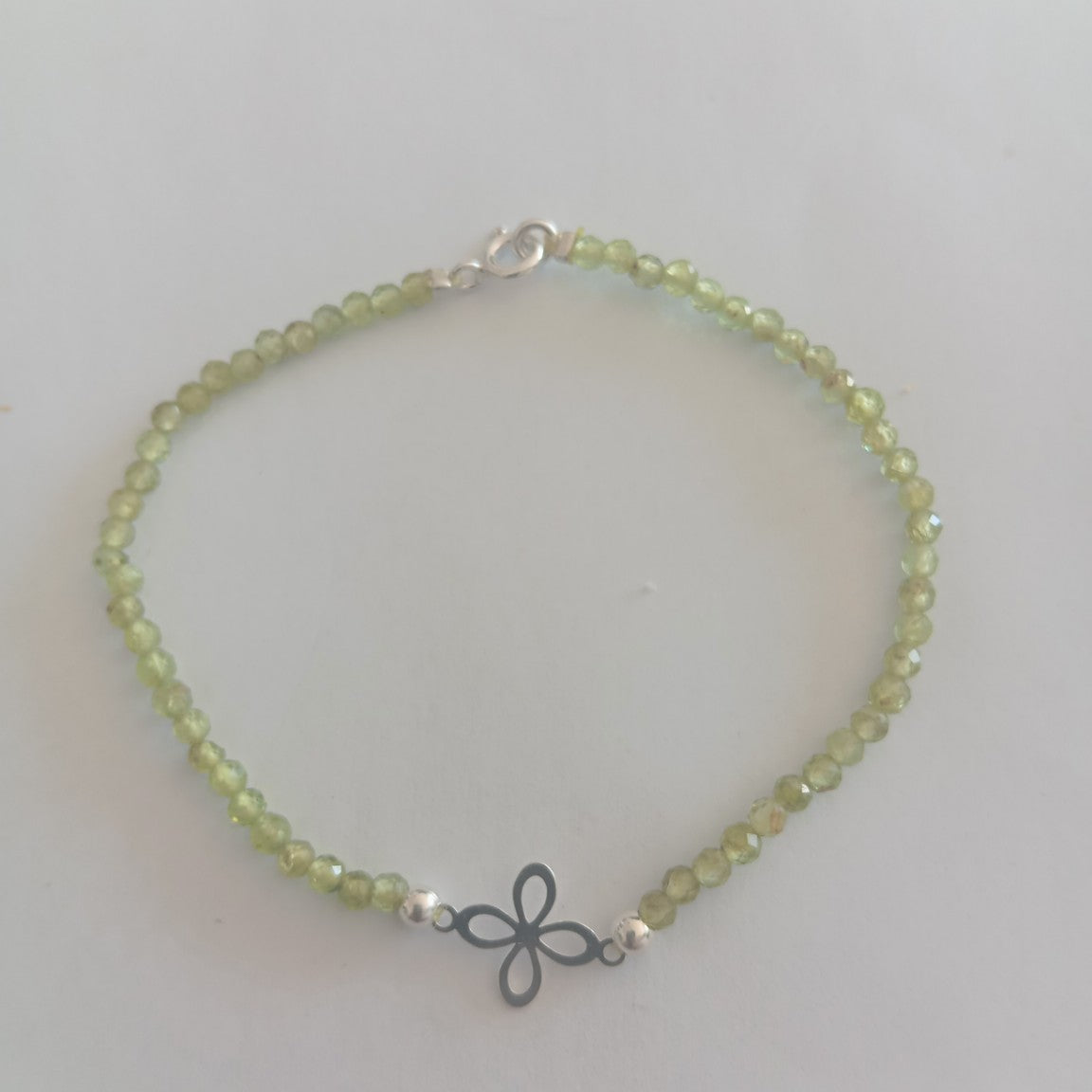Pulsera de Olivino con Símbolo Sigilo del Dinero en Plata – Prosperidad y Energía